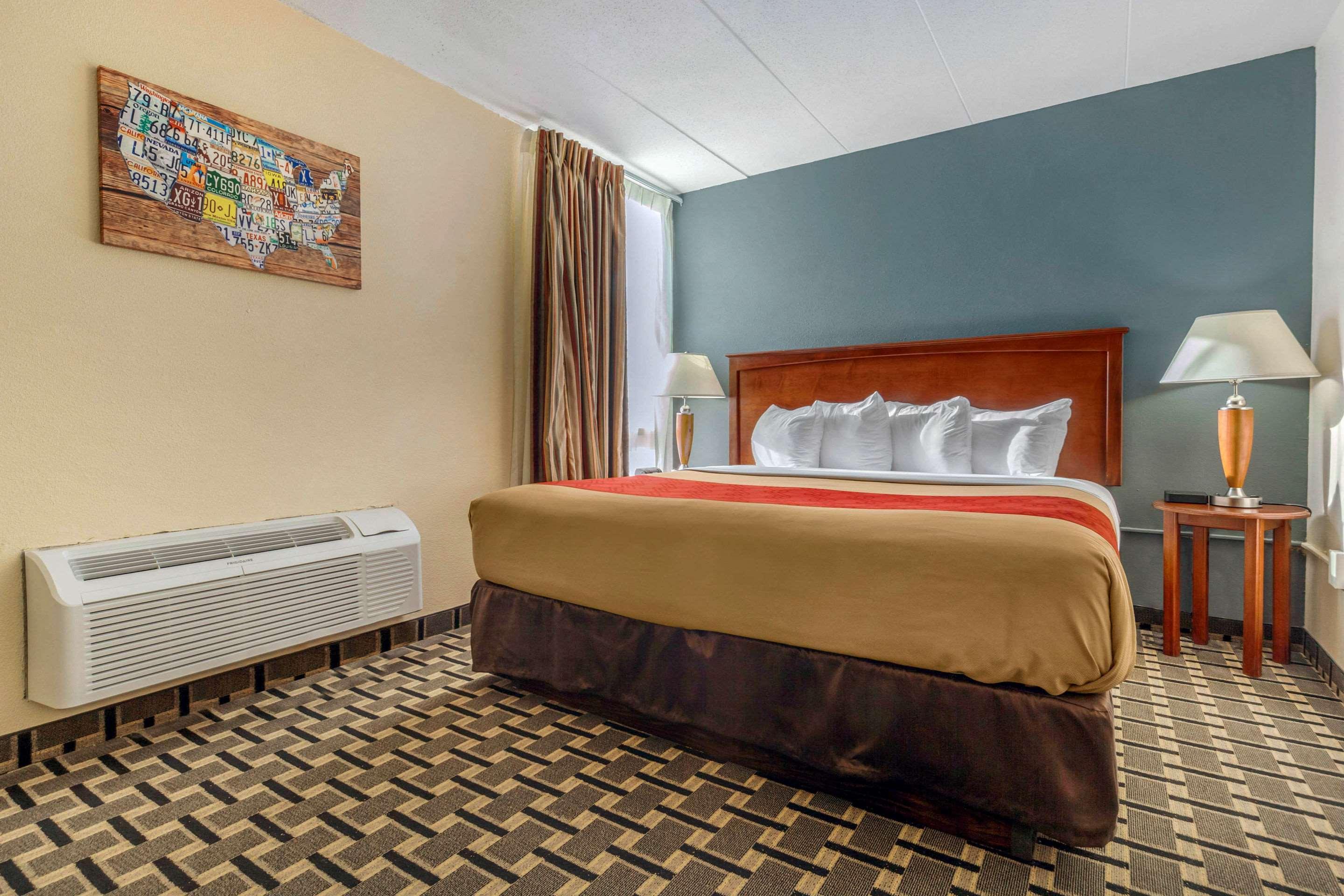 Econo Lodge Inn & Suites Brookings Exterior photo