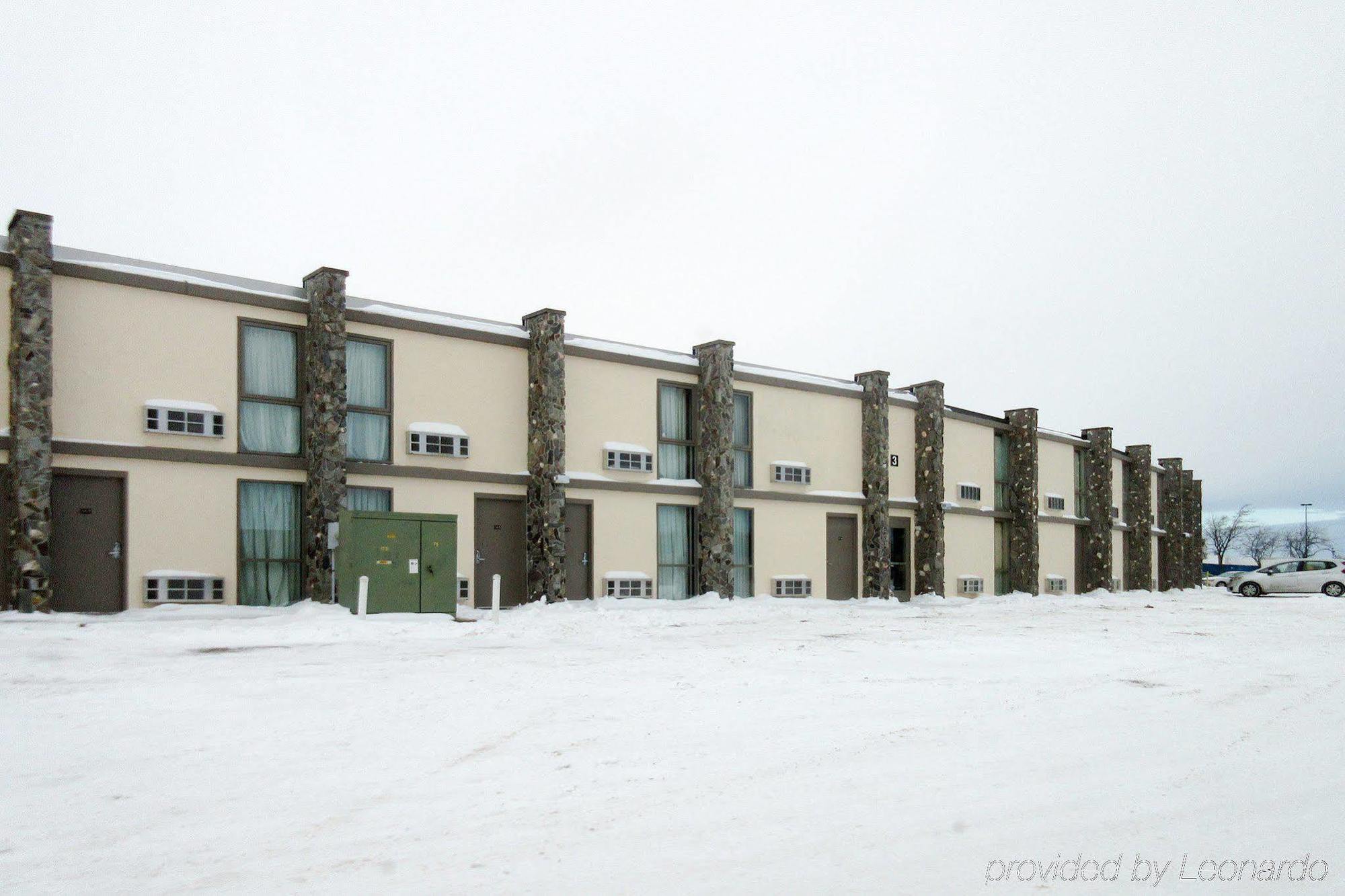 Econo Lodge Inn & Suites Brookings Exterior photo