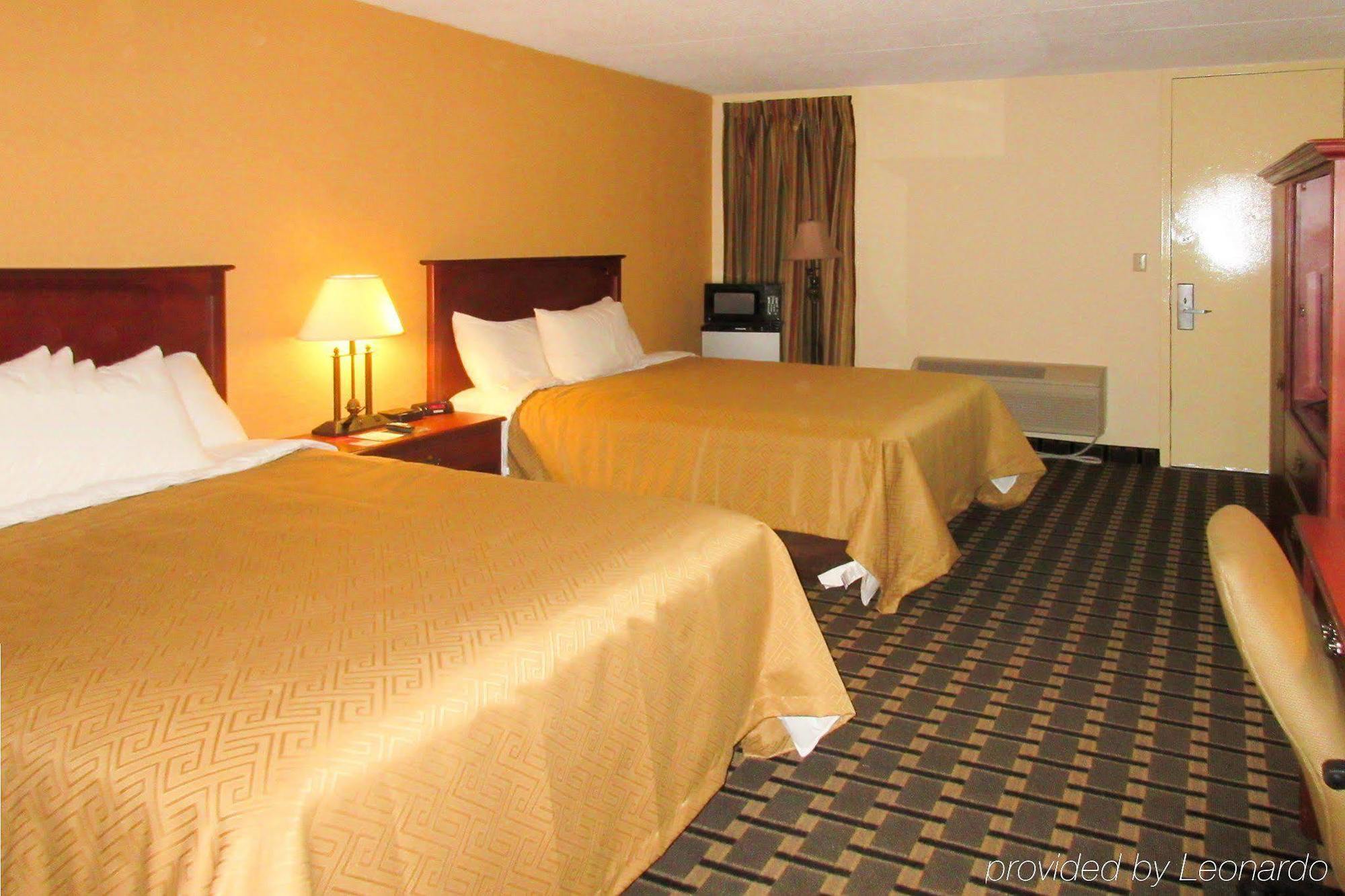 Econo Lodge Inn & Suites Brookings Exterior photo