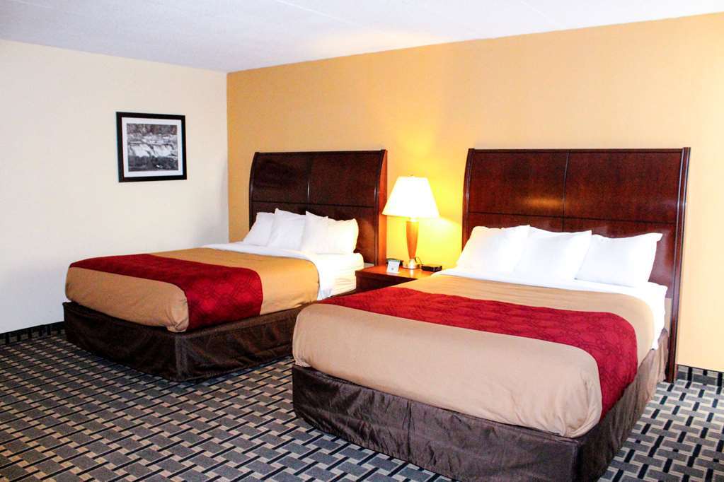 Econo Lodge Inn & Suites Brookings Room photo
